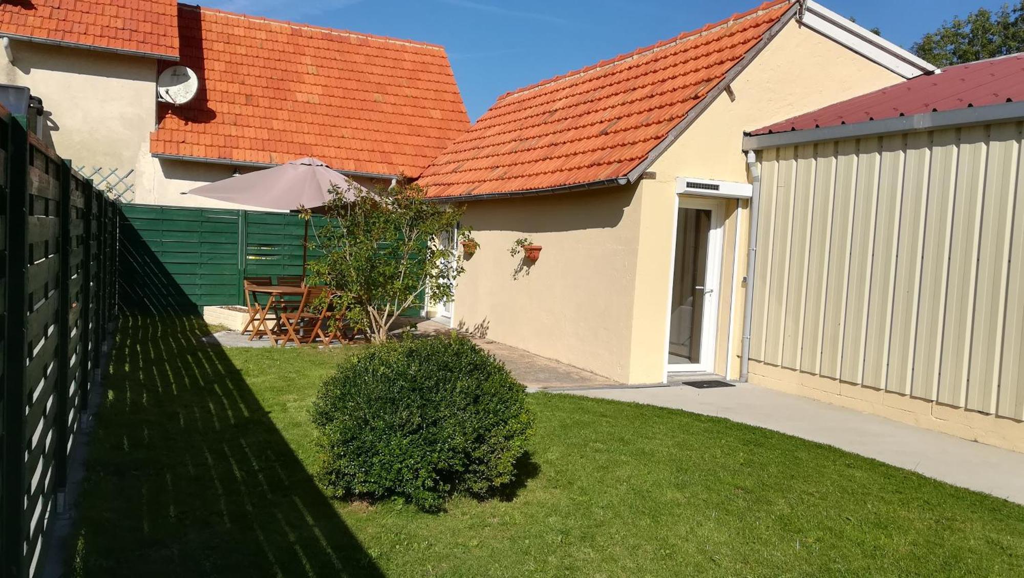 Gite De L'Etang Des Sarcelles Saint-Martin-d'Aubigny Exterior foto